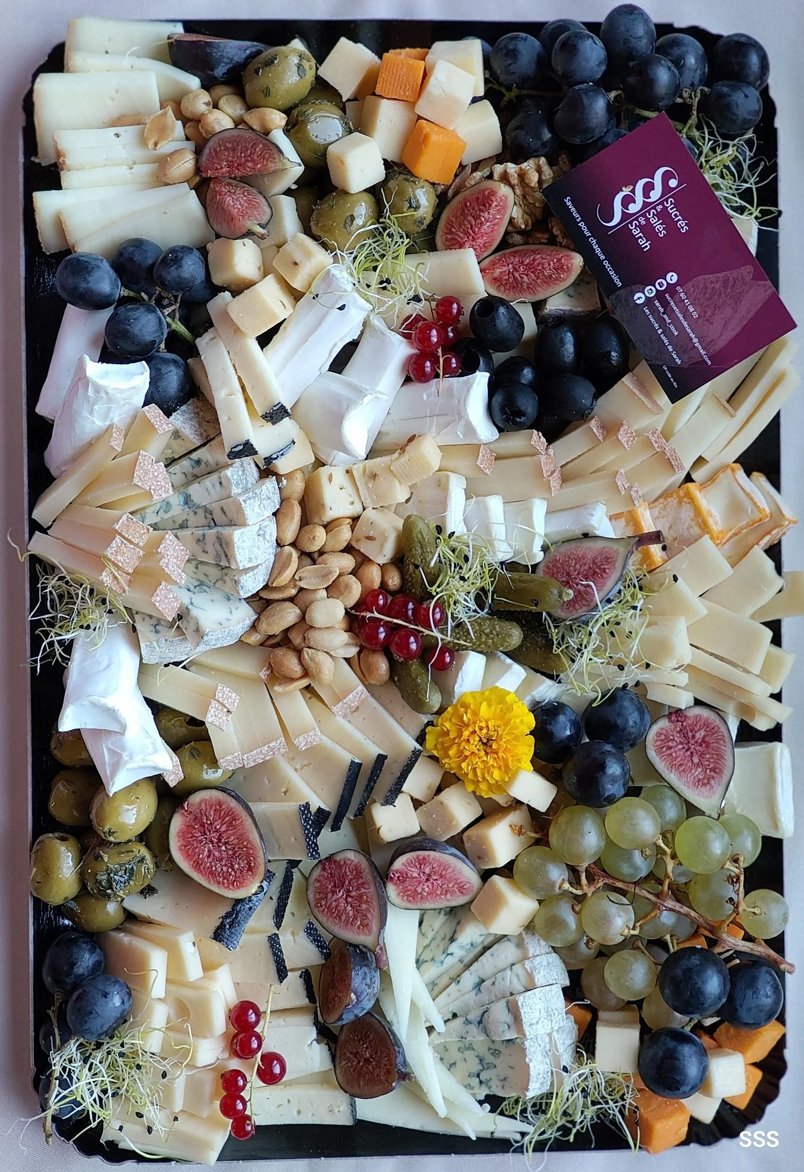 Plateau fromages affinés figues et raisins
